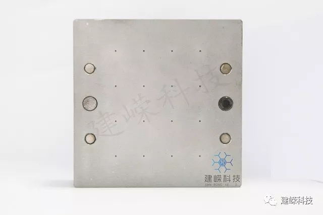 全新产品:16孔中空纤维膜喷丝板