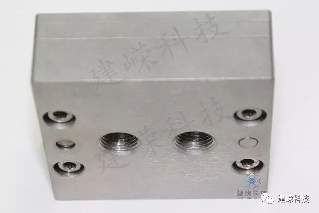 全新产品:16孔中空纤维膜喷丝板